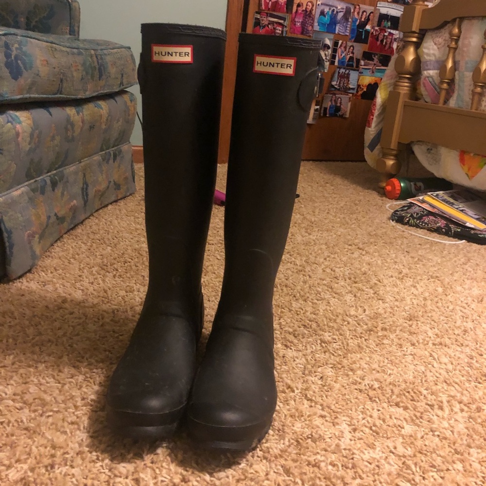 HUNTER BOOTS SIZE 9!